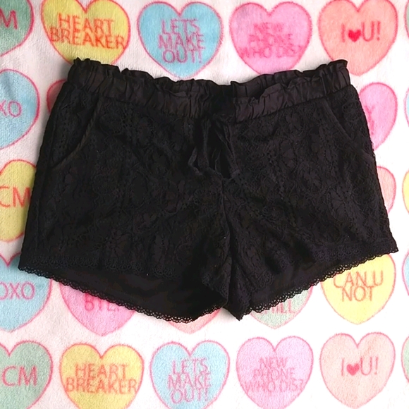 Rewind Pants - REWIND ⏩ Black lace shorts
